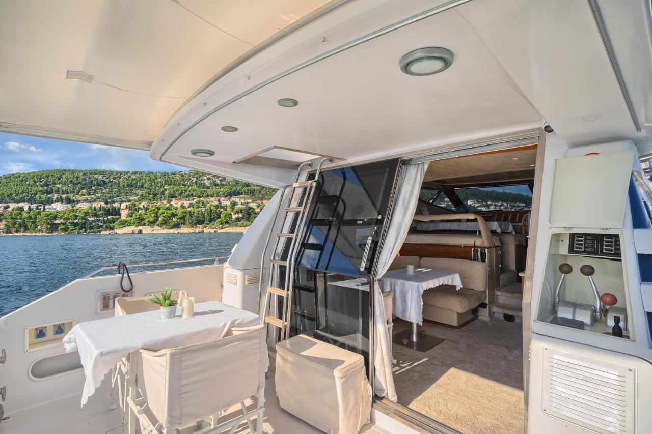 Luxury Yacht - Lex Of The Seas Hotel na wodzie
